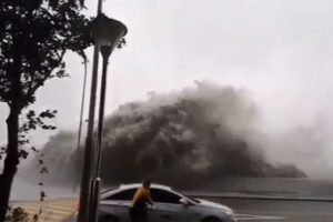 태풍 제주 강타후 남해안 따라 부산으로..실종·침몰·정전 속출