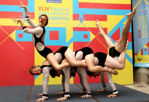 [포토] 줄줄이 이어진 몸 ‘한 몸처럼 완성’