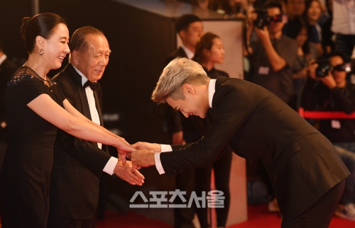 ‘부산국제영화제’ 강수연, 샤이니 민호