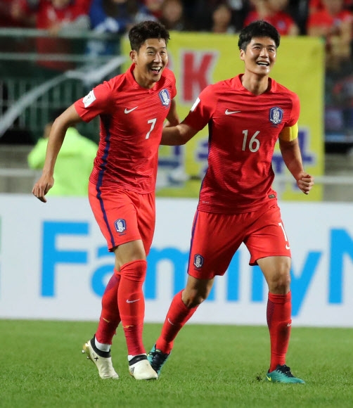 다시 웃는 한국 축구
