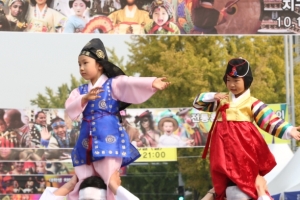 이태원서 세계문화의 꽃 피다  이태원 지구촌 축제 15·16일 개최