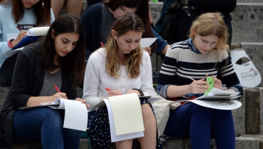 [서울포토] ‘글쓰기 쉽지 않아요’…외국인 백일장