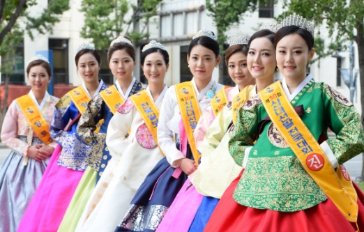 [서울포토] ‘사선녀 인사드립니다~’