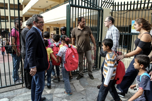 그리스 난민 어린이 첫 등교 