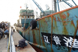 중국 수산당국, 자국 어선에 “한국 해경에 저항마라” 계도