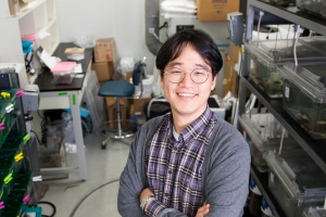 UNIST 교수 등 7개국 60명, 아프리카발톱개구리 유전체 해독