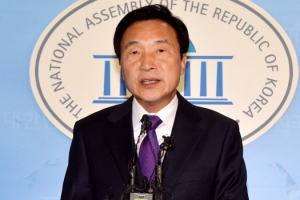 손학규 “4·19 같은 초비상사태…대통령 모든 것 내려놔야”