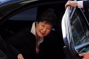 [서울포토] 국회에 도착한 박근혜 대통령…오늘 국회 시정연설