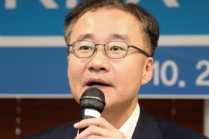 [단독] ‘친박 금융기관장’ 물갈이 신호탄…정찬우 거래소 이사장 사의표명