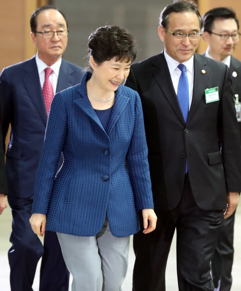 박 대통령, 지방자치의 날 기념식 참석