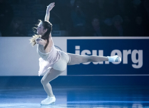 ‘치마가 말려 올라가도’ 시원하게 턴