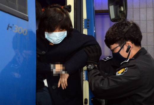 [서울포토] 다시 조사받으로 검찰로 들어서는 최순실