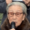[서울포토] 초겨울 추위에 마이크 잡은 위안부 피해자 김복동 할머니 “박근혜 퇴진하라”