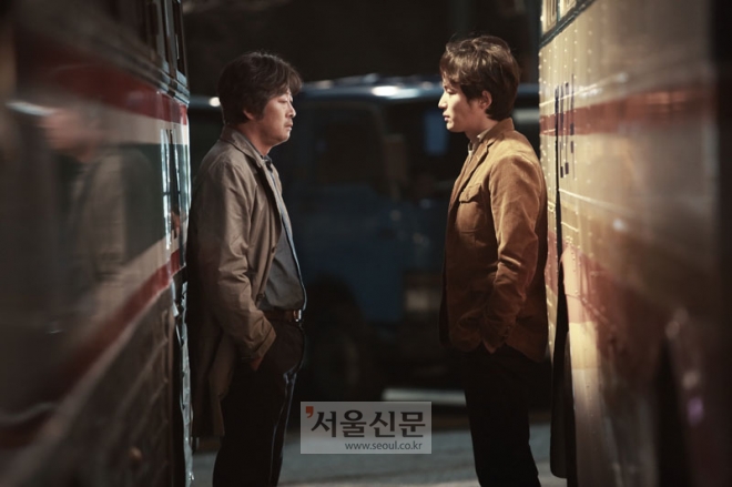 영화 ‘당신, 거기 있어줄래요’는 전 세계 22개국에서 발간되어 베스트셀러 1위에 오르며 화제를 모은 작가 기욤 뮈소의 원작 소설 ‘당신, 거기 있어 줄래요?’를 영화화한 작품이다.