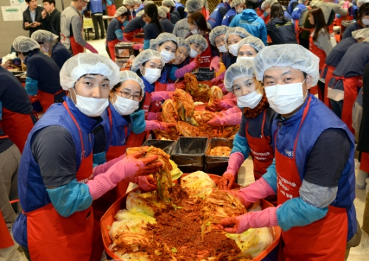 [서울신문] ’정듬뿍 사랑 듬뿍 김장나눔’