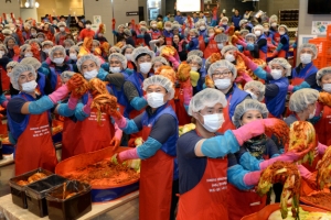 정 듬뿍 사랑 듬뿍 버무린 김장김치