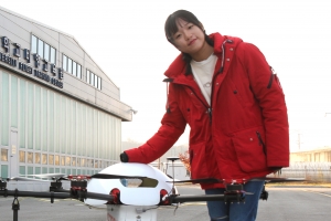 15세 소녀가 드론 조종자 국가자격증 취득?항공대 비행교육원 수료