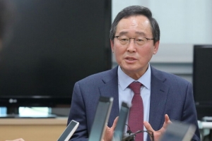 송하진 전북지사, 이병국 새만금개발청장 경질 요구 파문