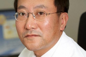 ‘朴대통령 주치의’ 서창석, 긴급 기자간담회…돌연 귀국한 이유는?