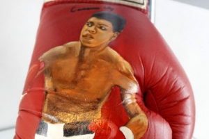 [포토] 경매에 나온 무함마드 알리의 글러브