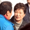박근혜 대통령 서문시장 방문…시민들 “불난집에 부채질하냐”