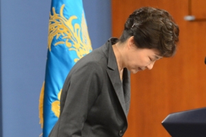 분노한 민심 폭발...더민주 “지지율 4% 대통령은 국정에서 손 떼라”