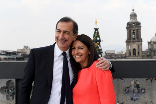 [포토] “연인같죠” … 다정한 밀라노·파리 시장