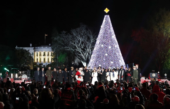 오바마, 마지막 백악관 크리스마스트리 점등식