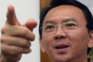 “기독교도 자카르타 주지사 구속하라”...인니서 무슬림 총공세