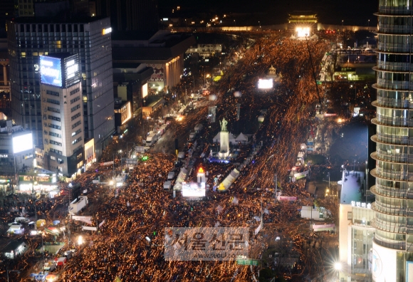 6차 촛불집회…서울 160만, 전국 212만명 참여