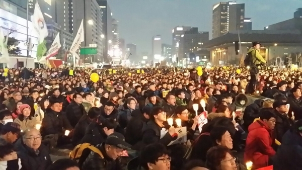 30만명 운집한 8차 촛불집회