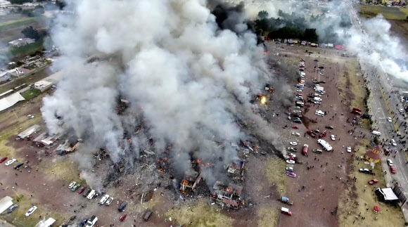 멕시코 폭죽시장 대규모 폭발