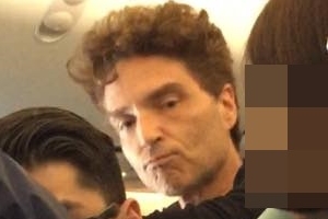 대한항공 기내 난동, 팝스타 리처드 막스가 페북에 올려 국제 망신