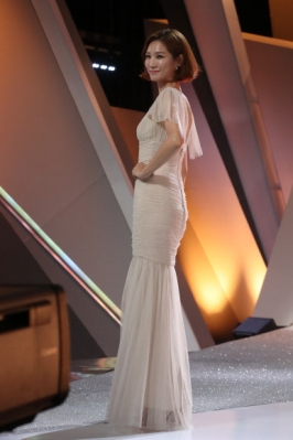 이선진, 자신감 넘치는 포즈