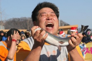 [우리동네 흥겨운 축제] 꽁꽁~ 기다렸다…팔딱! 魚감만족