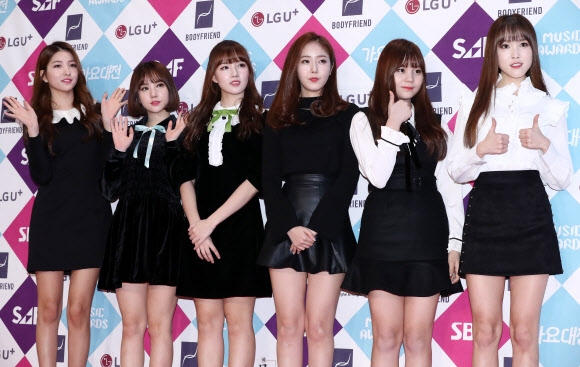 귀여움 돋보이는 여자친구