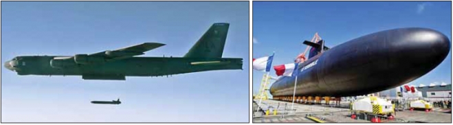 B52H 전략폭격기가 2014년 9월 미국 유타주 상공에서 열린 핵무기 평가 프로그램에 참여해 핵탄두를 장착할 수 있는 AGM-86B 크루즈 미사일을 시험 발사하고 있다(왼쪽). 프랑스의 트리옹팡급 전략 미사일 잠수함이 2008년 3월 21일 프랑스 북서부 항구도시인 셰르부르에서 취역식을 갖고 있다. 당시 니콜라 사르코지 프랑스 대통령은 프랑스 핵무기 프로그램의 투명성을 높이겠다고 강조했다. 트리옹팡급 잠수함은 핵탄두를 탑재한 미사일 16발을 발사할 수 있다. 미 공군 제공·www.countrydetail.com 캡처