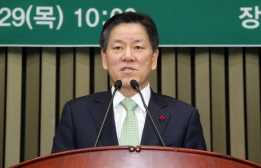 [서울포토] 당선소감 밝히는 주승용 국민의당 신임 원내대표