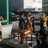 부산 일본영사관 앞 소녀상 설치…비난 폭주에 동구 허용