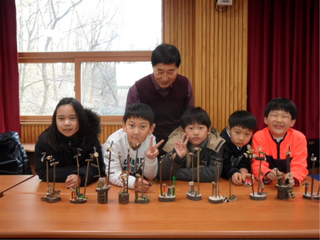 강동구 길동생태공원의 ‘소망솟대 만들기’ 프로그램. 