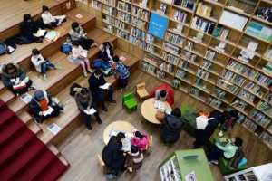서울은 지식복지 도시!…회원증 하나로 서울 곳곳 도서관 이용 가능