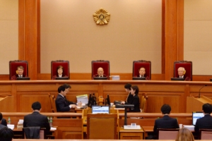 대통령측 서석구 변호사 “예수도 군중재판으로 십자가 졌다”…색깔론 거론