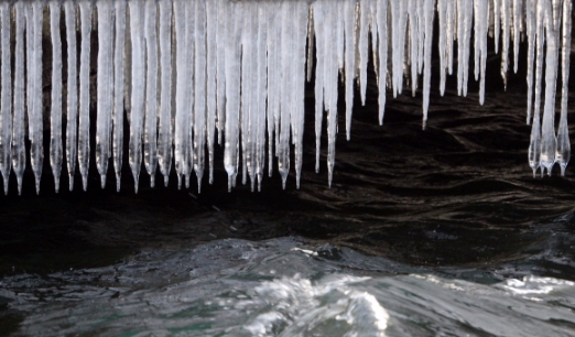 [서울포토] ‘고드름 커튼’…서울 아침기온 영하 8도