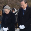 [서울포토] 국립현충원 참배하는 반기문 부부