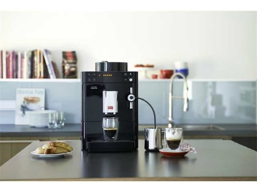 국내 커피애호가들이 급증하면서 캡슐 커피머신과 에스프레소 커피머신에 대한 관심이 높아지고 있다.