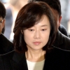 “조윤선 나가달라” 문체부 직원들, 장관직 사퇴 건의