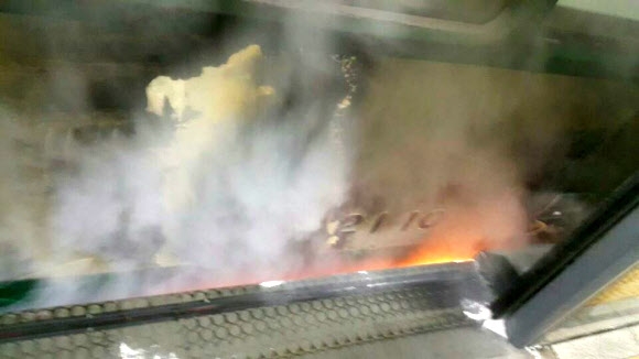 잠실새내역 진입하던 열차에서 불…승객 대피