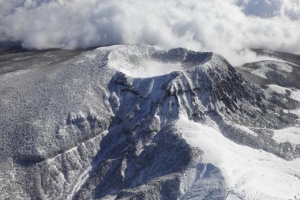 눈덮인 한라산 백록담