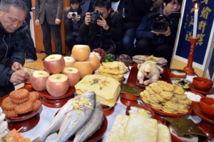 쪽방촌의 설 차례상