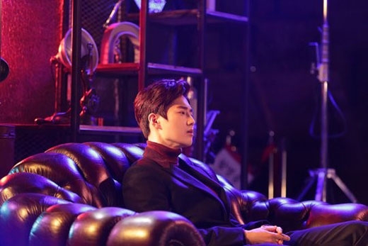 엑소 수호 첫 솔로곡 ‘커튼’